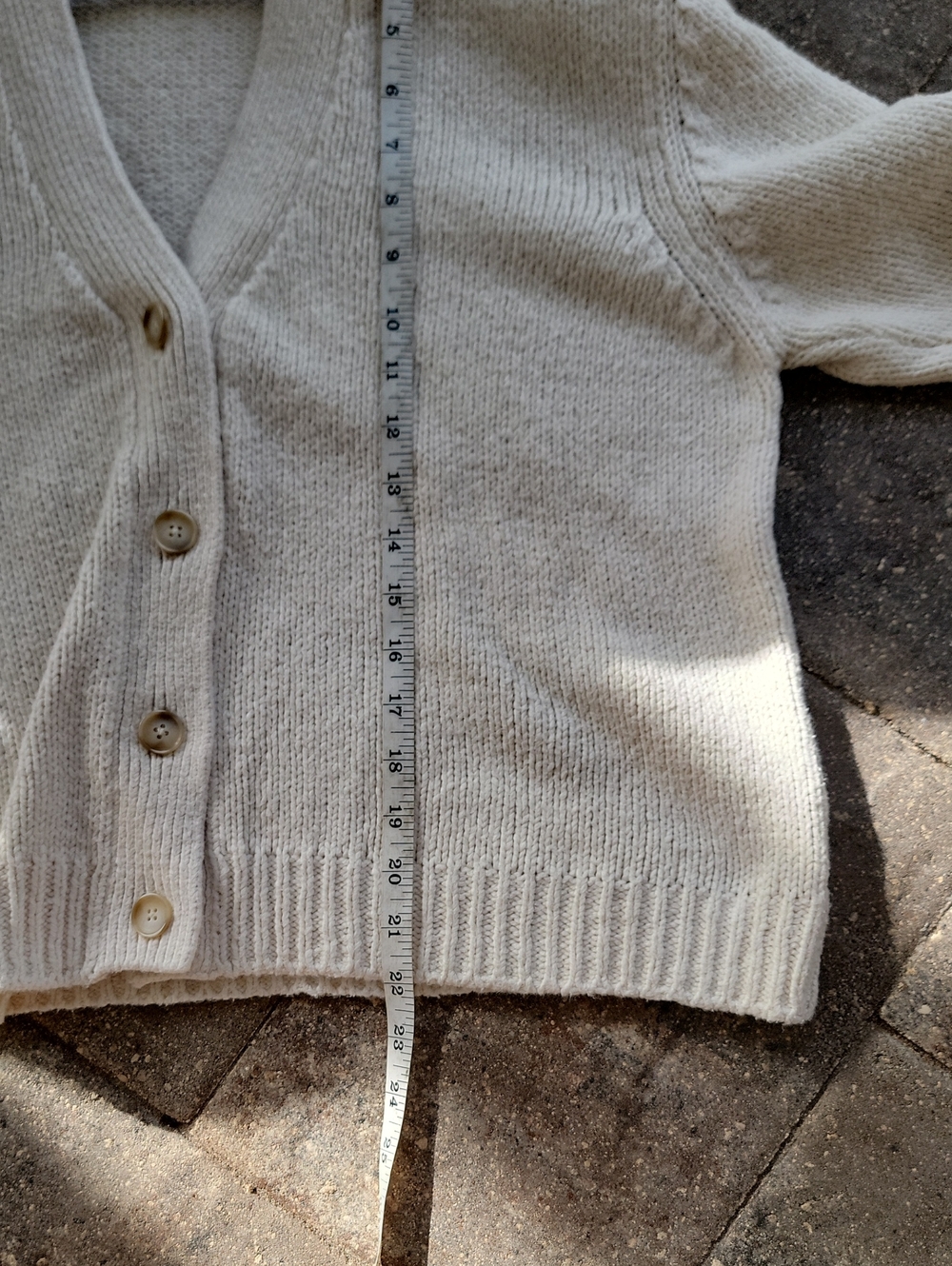 Faherty Cream V-Neck Button Cardigan Sweater Sz XL Boxy Fit Cotton Blend - Picture 10 of 12